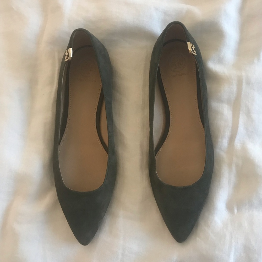 Brand new Tory Burch olive suede pouted toe flats